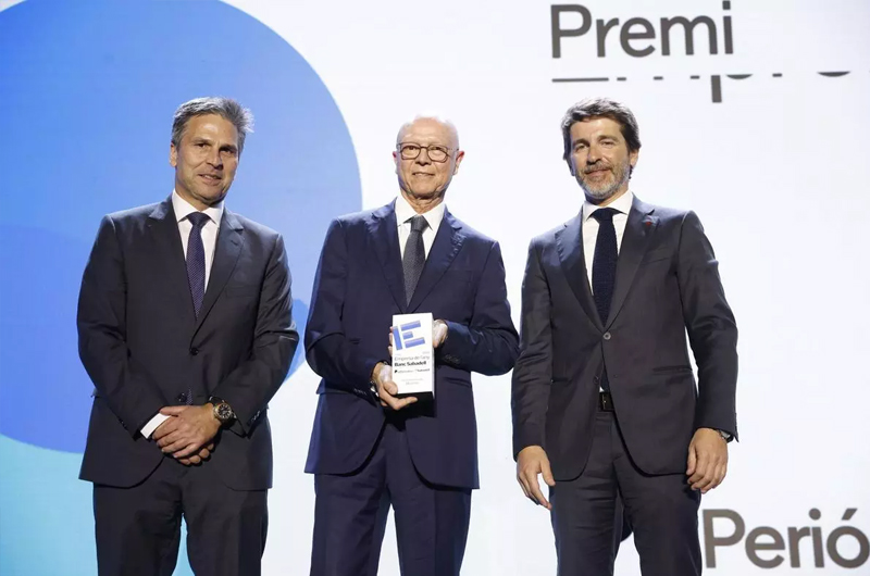 El presidente de Moventia, Miquel Martí Escursell, entre el directivo de El Corte Inglés Jordi Romañach (a su izquierda) y el director general de PRENSA IBÉRICA, Sergi Guillot.