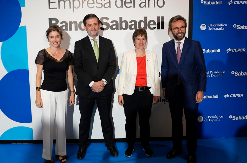 Ainhoa Moll, adjunta a la Presidencia y directora editorial de Prensa Ibérica; Pedro Schoch, director de Desarrollo Corporativo, Marketing y Comunicación de GMV; Mónica Martínez Walter, presidenta de GMV, y Aitor Moll, consejero delegado de Prensa Ibérica / José Luis Roca